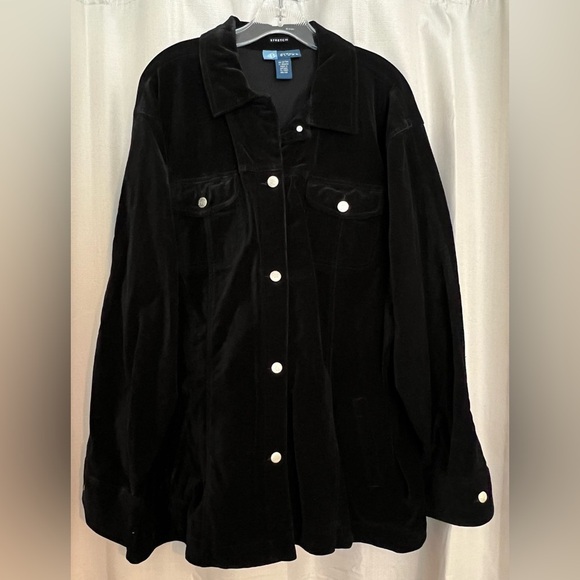 Avenue Blues Jackets & Blazers - Avenue Blues Black Velvet Stretch Button-Up Jacket 26/28